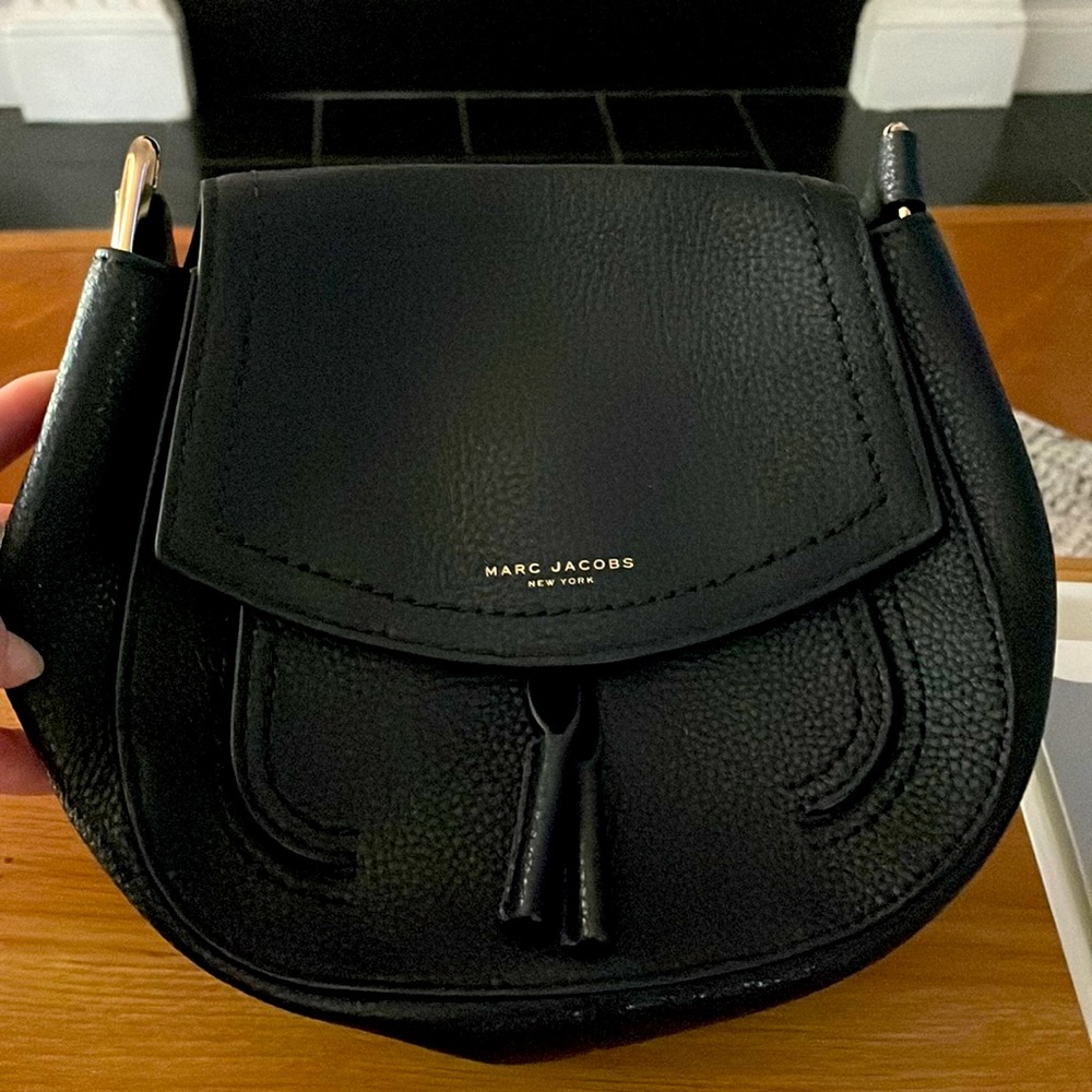 Marc Jacobs black leather crossbody bag.